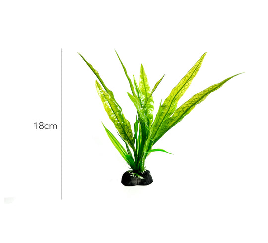 Realistische groene waterplant met lange bladeren, een kunstmatig alternatief voor zwaardplanten in aquaria. Deze 18 cm lange nepplant met realistisch zeewier biedt een ideale aquatische decoratie zonder onderhoud.