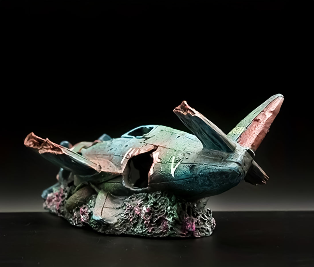 Transformeer uw aquarium in een spannende onderwaterwereld met ons Aquarium Vliegtuig Wrak Ornament! Voeg een uniek en intrigerend element toe aan uw aquatische omgeving met dit gedetailleerde decoratiestuk. Gemaakt van hoogwaardige materialen voor duurzaamheid en veiligheid. Bestel nu voor een avontuurlijke en opvallende toevoeging aan uw aquarium!
